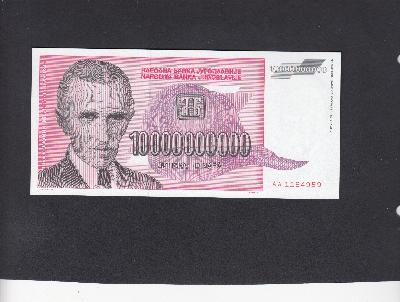 Beschrijving voorzijde: TESLA